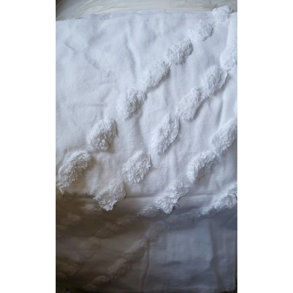 NWT Michaela Tufted Triangles 3-Piece Full/Queen Comforter Set in Bright White
